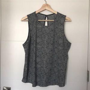 Lululemon flowered singlet
